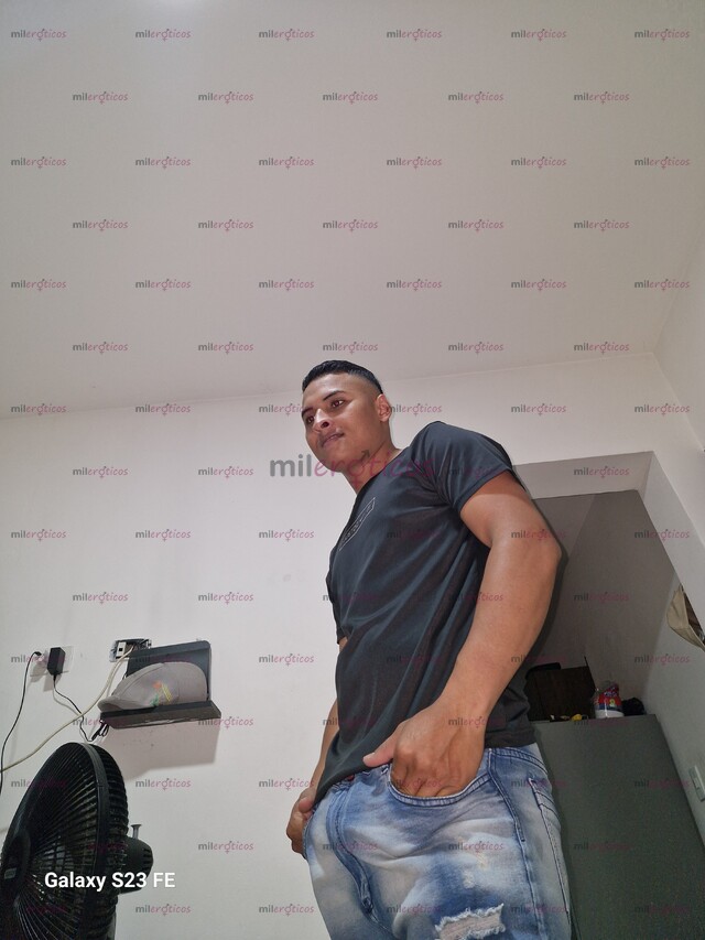 FOTOS DE SENCILLO, AMABLE, EDUCADO, MUY SERIO Y MUY DISCRETOS