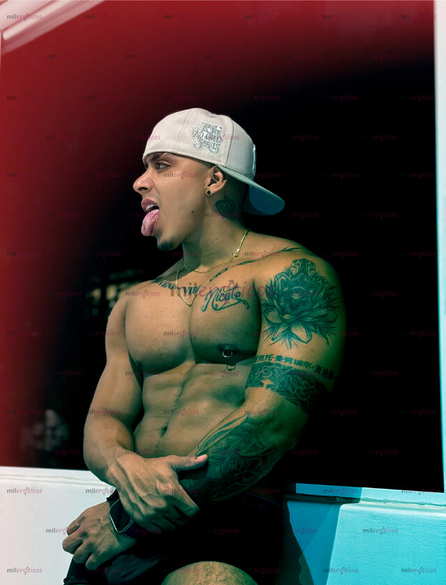 FOTOS DE CHICO DEPORTISTA MUY DURO Y CALIENTE QUE TE HARÁ DISFRUTAR