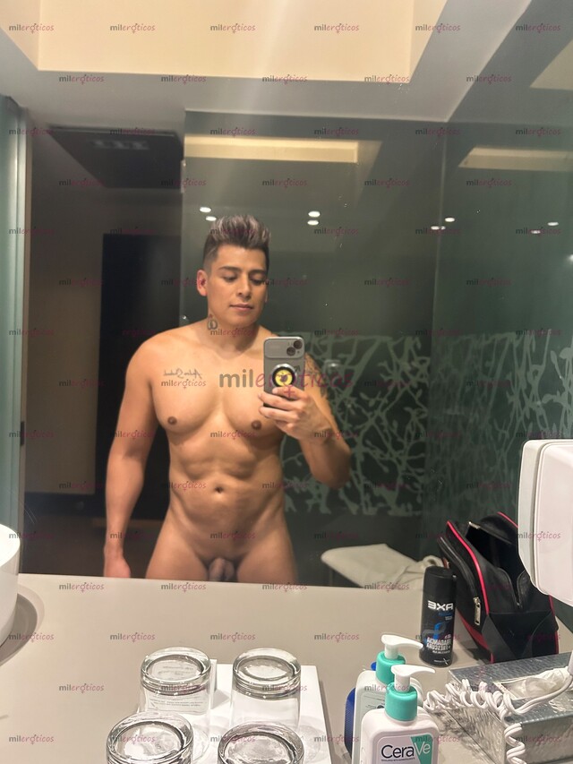 FOTOS DE MODELO INTER PASIVO CON BUEN CUERPO Y MUY CALIENTE