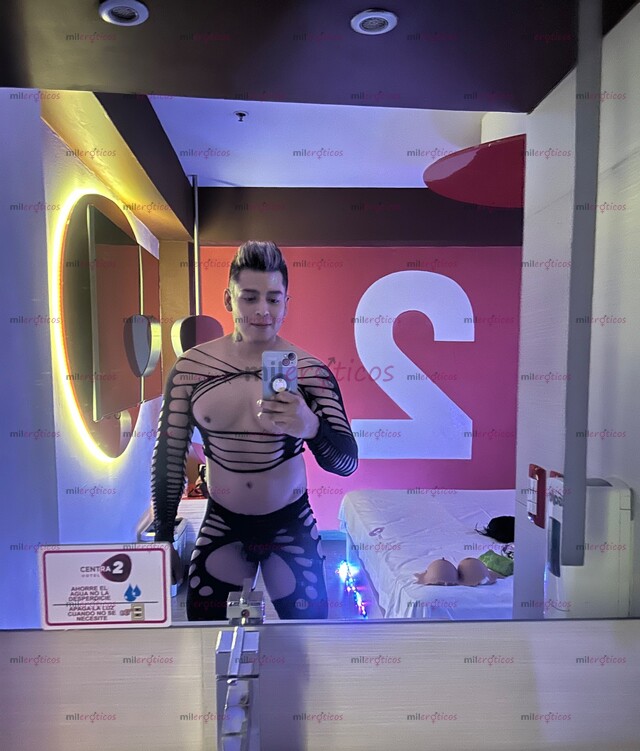 FOTOS DE MODELO INTER PASIVO CON BUEN CUERPO Y MUY CALIENTE