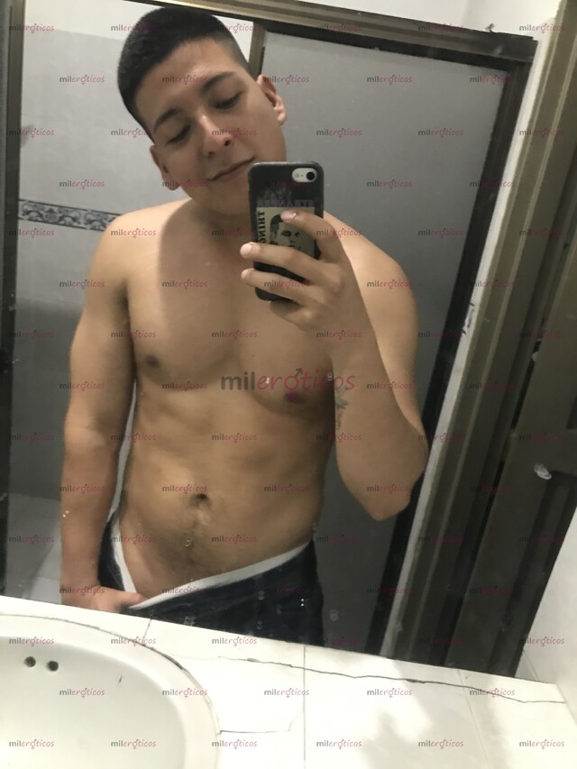 FOTOS DE CHICO HOT, AMANTE DEL BUEN SEXO SIN ASCO Y MUY APASIONADO A LA HORA DEL SEXO