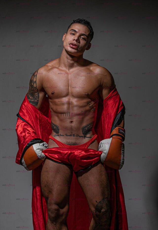 FOTOS DE MODELO Y CHICO FITNES MACHOTE Y VERGON CON MENTE MUY ABIERTA
