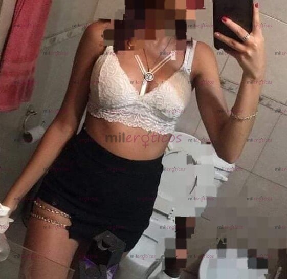 FOTOS DE CARICIAS, BESITOS Y EL MEJOR TRATO EN LA CAMA, CHICA REAL