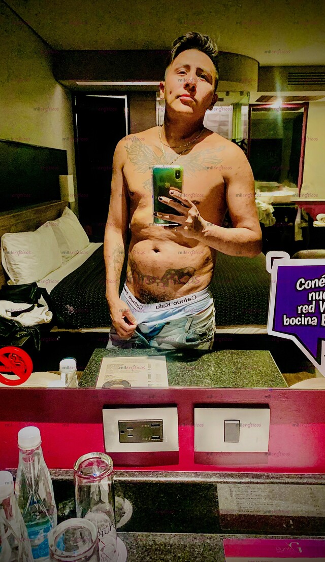 FOTOS DE MORENO, DELGADO , COMPLACIENTE Y DE BUENA VERGA