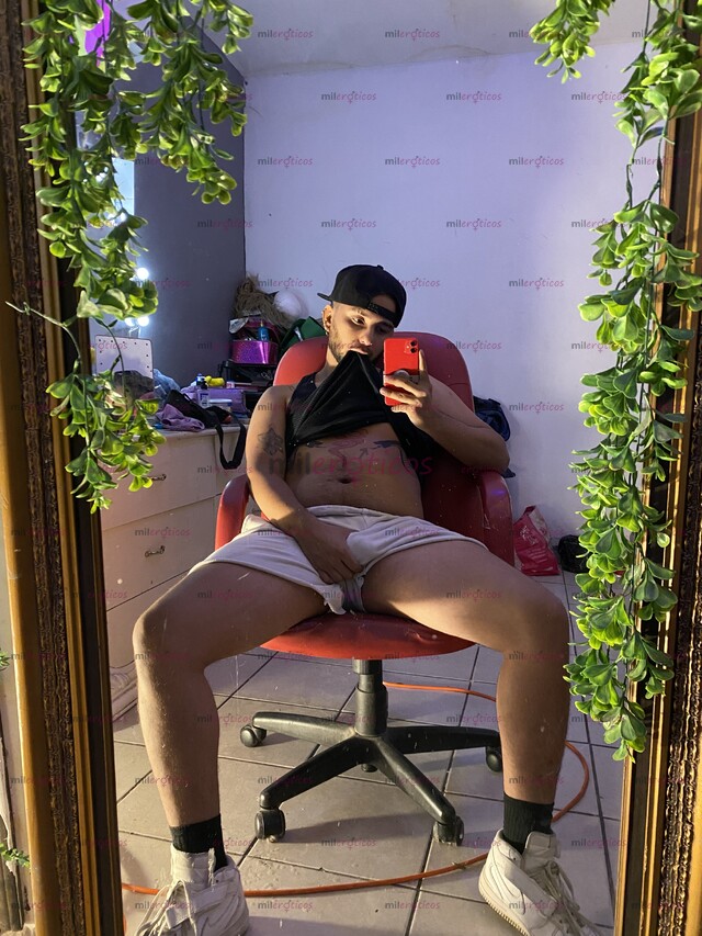 FOTOS DE TU BARBERO FAVORITO BB VAMOS A DIVERTIRNOS.