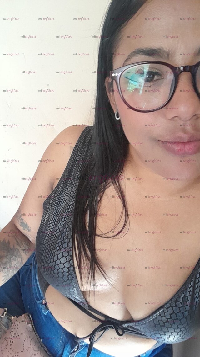 FOTOS DE TU NALGONA Y MORENA PREFERIDA, GARGANTA MAGESTUOSA.