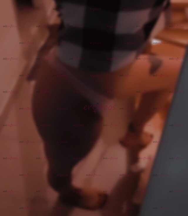 FOTOS DE PARIS, 26 BONITA DELGADA MUY CALIENTE Y COMPLACIENTE