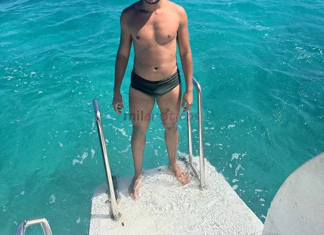 Me chamo ruan tenho 26 anos 1 88 de altura moreno claro cabelos pretos 83 kg corpo porte fisico magro 21 cm cheia de leite sou rapaz jovem ativo sem f...