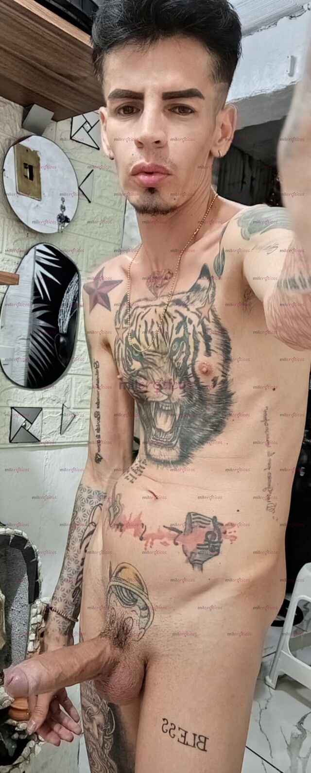 FOTOS DE FLACO TATUADO CALIENTE MORBOSO VENDO VIDEOS CASEROS Y VIDEO LLAMADAS