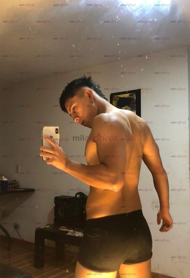 FOTOS DE JOVEN UNIVERSITARIO, CURIOSO CON NOVIA, ADEMAS MUY ARRECHO Y COMPLACIENTE