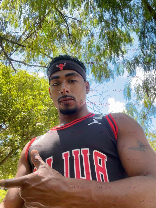 FOTOS DE NEGRO PINTOOSO CULION COMPLACIENTE Y AMABLE EN MEDELLÍN