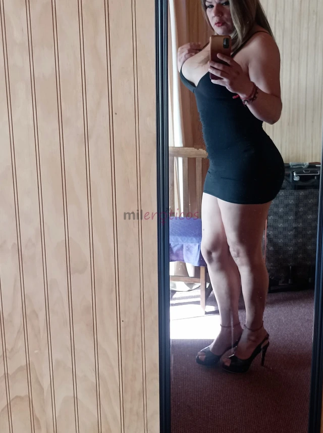 Hola amor me llamo sol tv dama del tercer sexo muy carinosa escultural femme culona pechugona experta en mamada de pico natural hasta el final gargant...