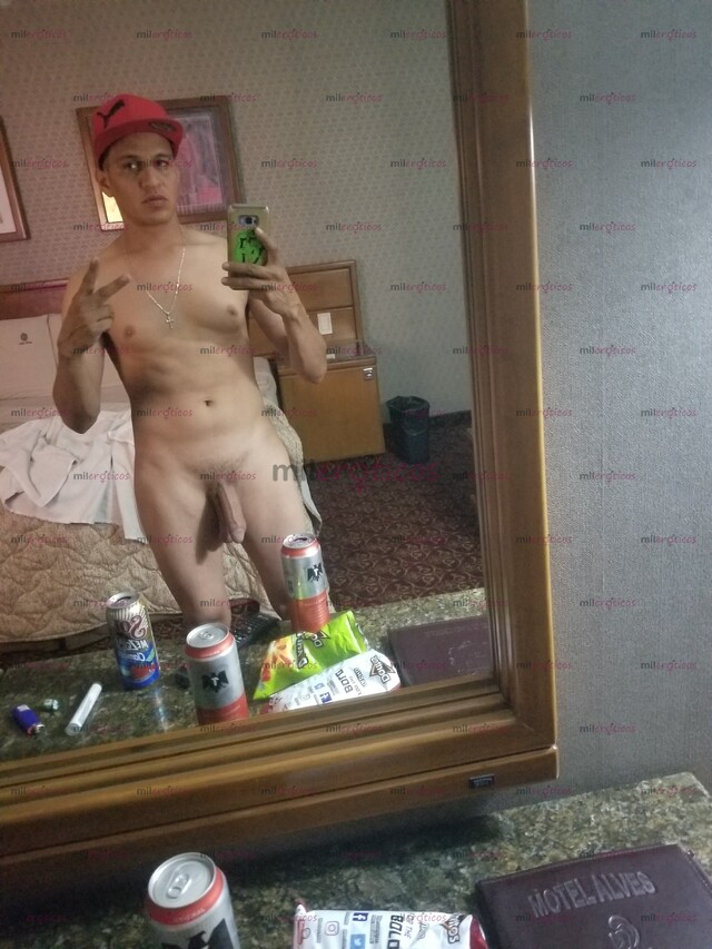 FOTOS DE BUSCANDO COMPLACER UNA BELLA DAMA..CON GRAN VERGA..