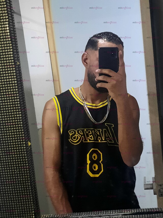 FOTOS DE MORENO COSTEÑO ARRECHO 21 CMT DE VERGA NEGRA Y COMPLACIENTE SOLO PARA TI.