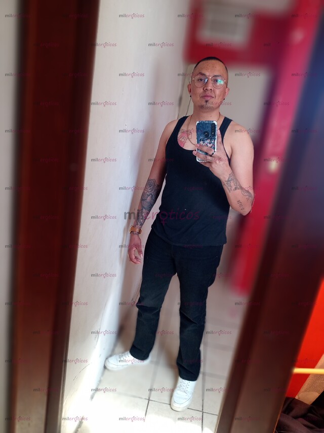 FOTOS DE HOMBRE BARONIL DISCRETO ALTO Y TATUADO , SEXO SEGURO