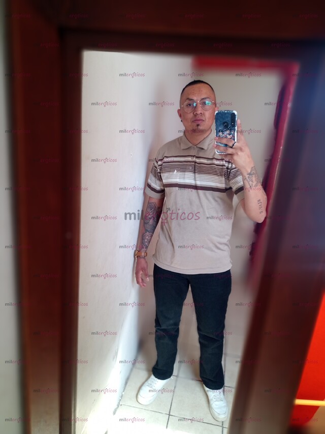 FOTOS DE HOMBRE BARONIL DISCRETO ALTO Y TATUADO , SEXO SEGURO