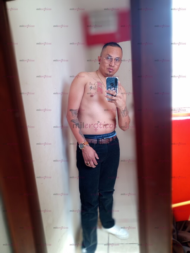 FOTOS DE HOMBRE BARONIL DISCRETO ALTO Y TATUADO , SEXO SEGURO