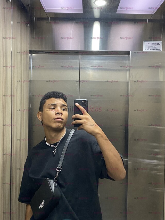 FOTOS DE CHICO CALEÑO DISPUESTO A DISFRUTAR Y A COMPLACER LO QUE QUIERAS