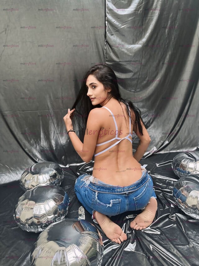 FOTOS DE COLOMBIANA JUGUETONA MORENA DE FUEGO, FLAQUITA Y DELICIOSA!!!