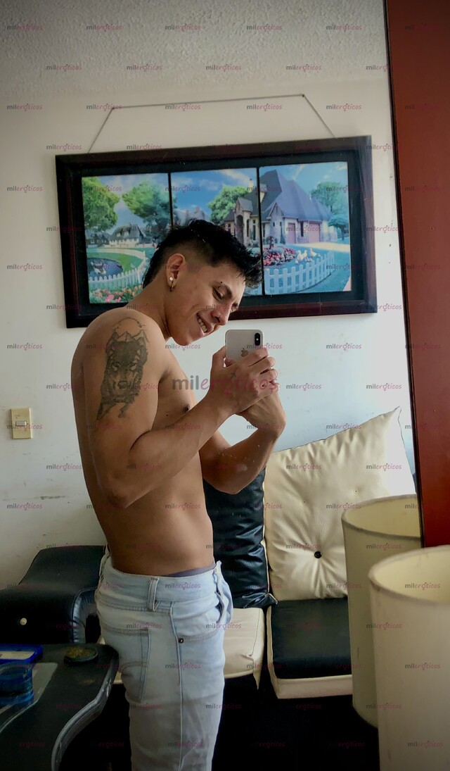 FOTOS DE JOVEN UNIVERSITARIO, CON NOVIA, ARRECHO Y CON GANAS DE PASARLA MUY CHIMBA.