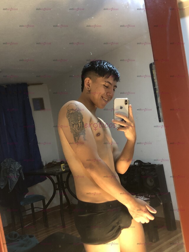 FOTOS DE JOVEN UNIVERSITARIO, CON NOVIA, ARRECHO Y CON GANAS DE PASARLA MUY CHIMBA.