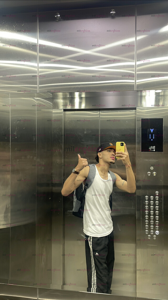 FOTOS DE ALEX MARIN, SERIO, COMPLACIENTE, VERGON 24 CM, CONVERSADOR, HOT.