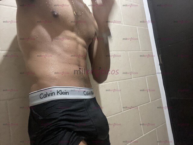 FOTOS DE ALEX MARIN, SERIO, COMPLACIENTE, VERGON 24 CM, CONVERSADOR, HOT.