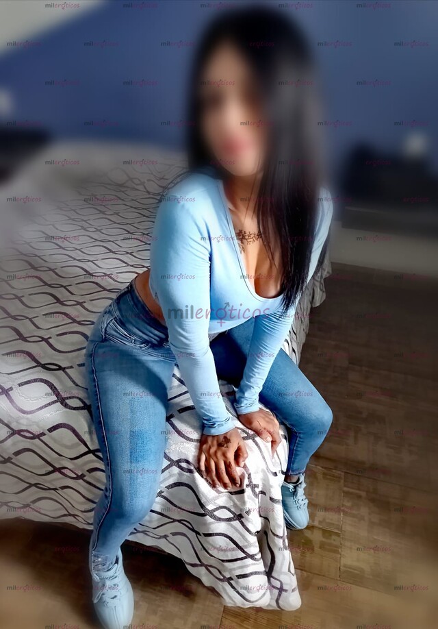 FOTOS DE ANDREA!!! TODA UNA DIOSA EN LA CAMA DISPUESTA A COMPLACERTE!!