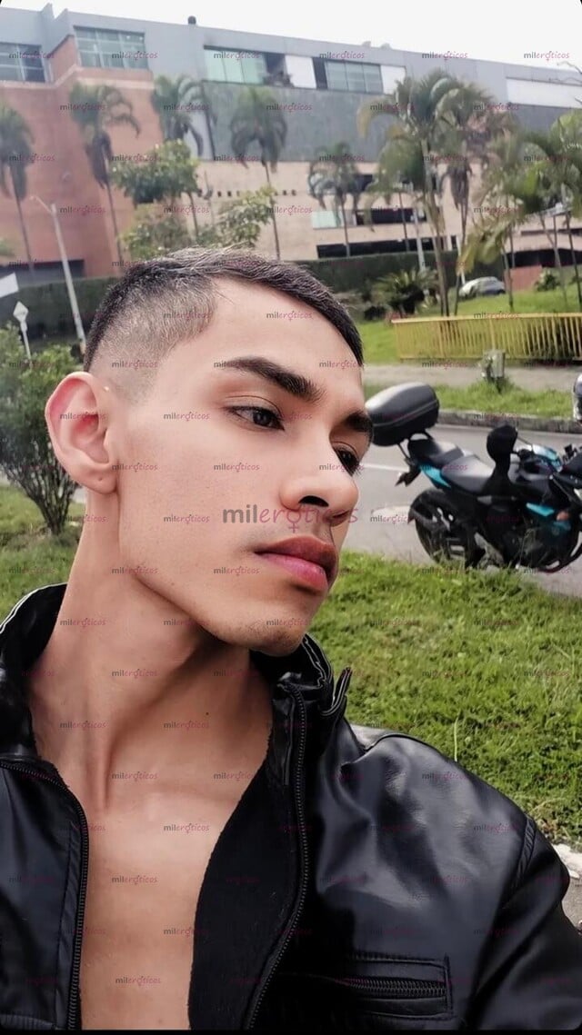 FOTOS DE HOMBRE VERGON VERSATIL MUY CALIENTE AGUANTADOR Y ROMANTICO