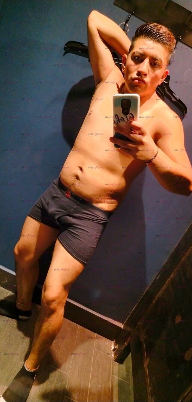 FOTOS DE PASIVO SUMISO, LISTO PARA QUE ME LLEVES A TU CAMA Y COMPLACERTE .