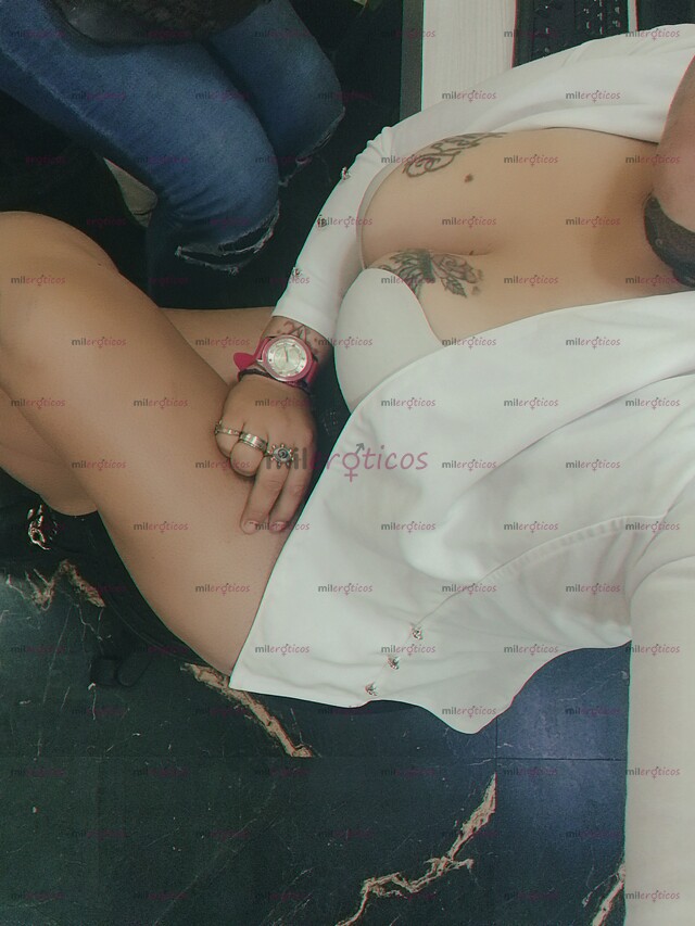 FOTOS DE EXHUBERANTE, COMPLACIENTE Y MUY CACHONDA