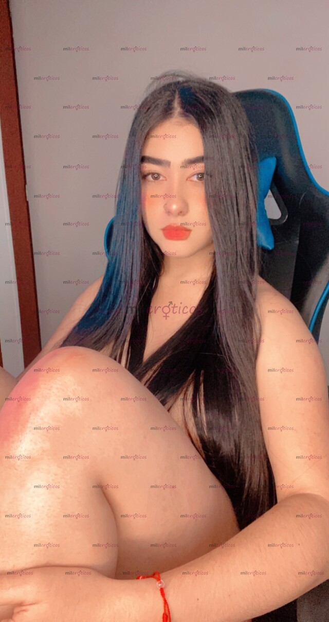 FOTOS DE HOLA, SOY MELANNY, 20 AÑOS, LATINA, CON JUGUETES