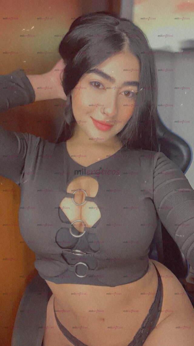 FOTOS DE VENEZOLANA, BLANQUITA, 20 AÑOS, CON JUGUETES