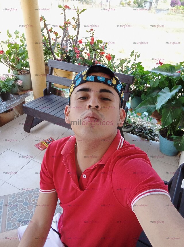 FOTOS DE CESAR RECIEN LLEGADO CON MUCHAS GANAS DE DIVERSIÓN EDUCADO Y CALIENTE