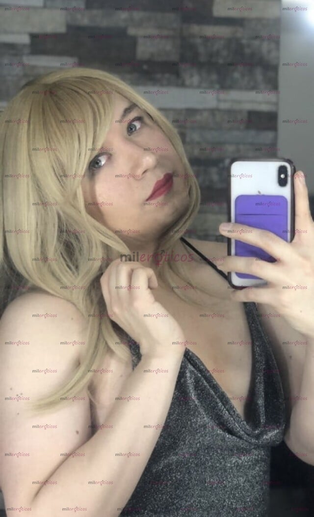 FOTOS DE CHICA TV ESPECIALISTA EN FETICHES ABIERTA A EXPERIMENTAR DE TODO.