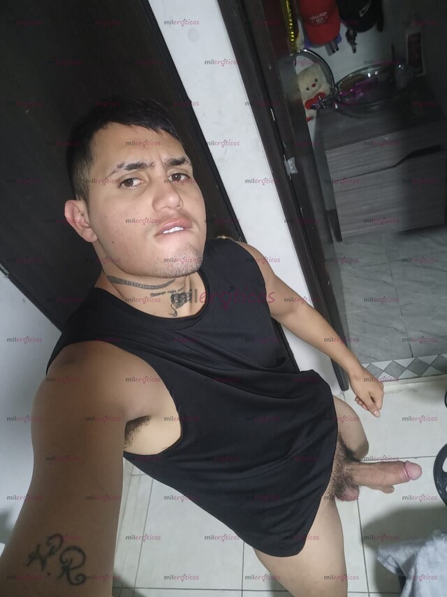 FOTOS DE TRÍO DE COSTEÑOS VERGONES DISPUESTOS A ROMPER CULOS AL 100