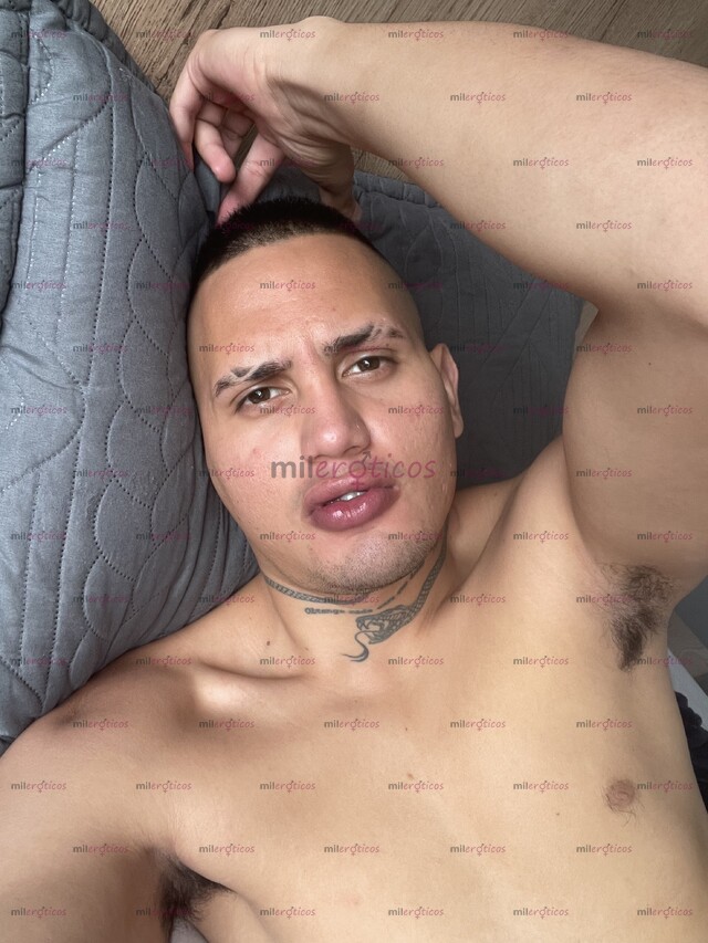 FOTOS DE TRÍO DE COSTEÑOS VERGONES DISPUESTOS A ROMPER CULOS AL 100