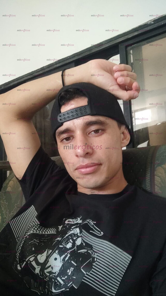 FOTOS DE HOLA SOY UN CHICO ATREVIDO DISPUESTO A COMPLACERTE