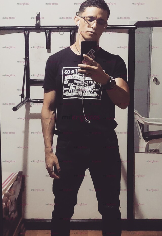 FOTOS DE HOLA SOY UN CHICO ATREVIDO DISPUESTO A COMPLACERTE