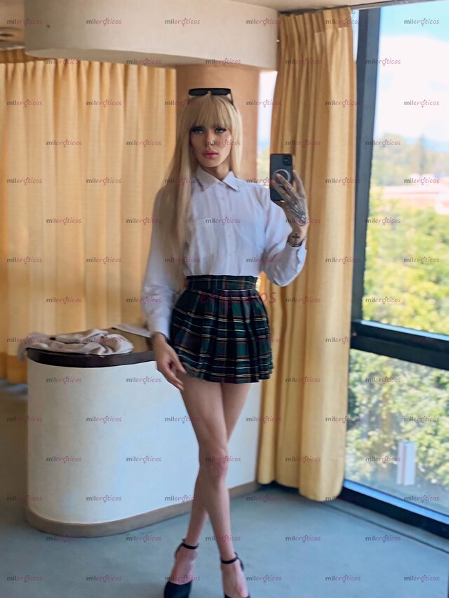 FOTOS DE UNIVERSITARIA DISPUESTA A CUMPLIR SU CASTIGO