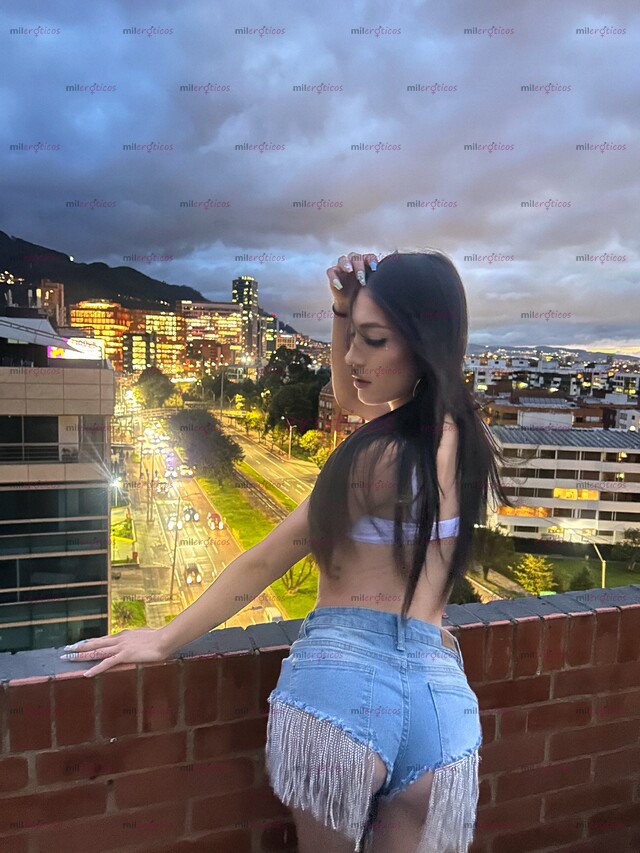 FOTOS DE CONOCE EL PLACER Y DISFRUTA UNA VERDADERA NIÑA TRANS CON TODOS LOS JUGUETES 100%