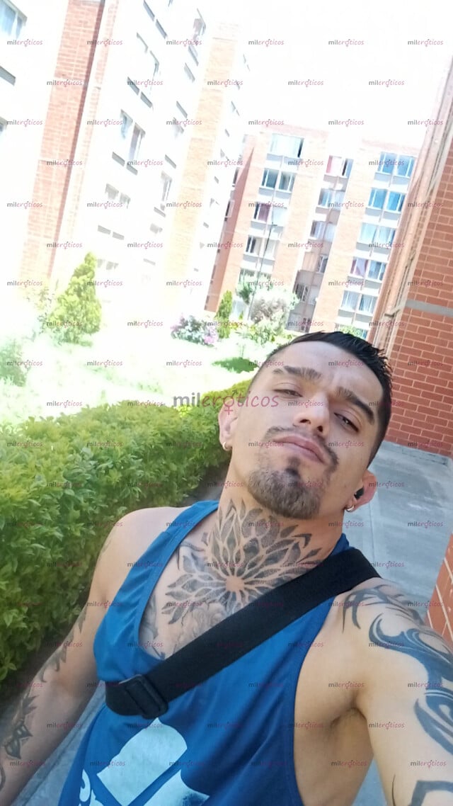 FOTOS DE CHICO TATUADO DOMINANTE ARDIENTE LISTO PARA COMPLACERTE