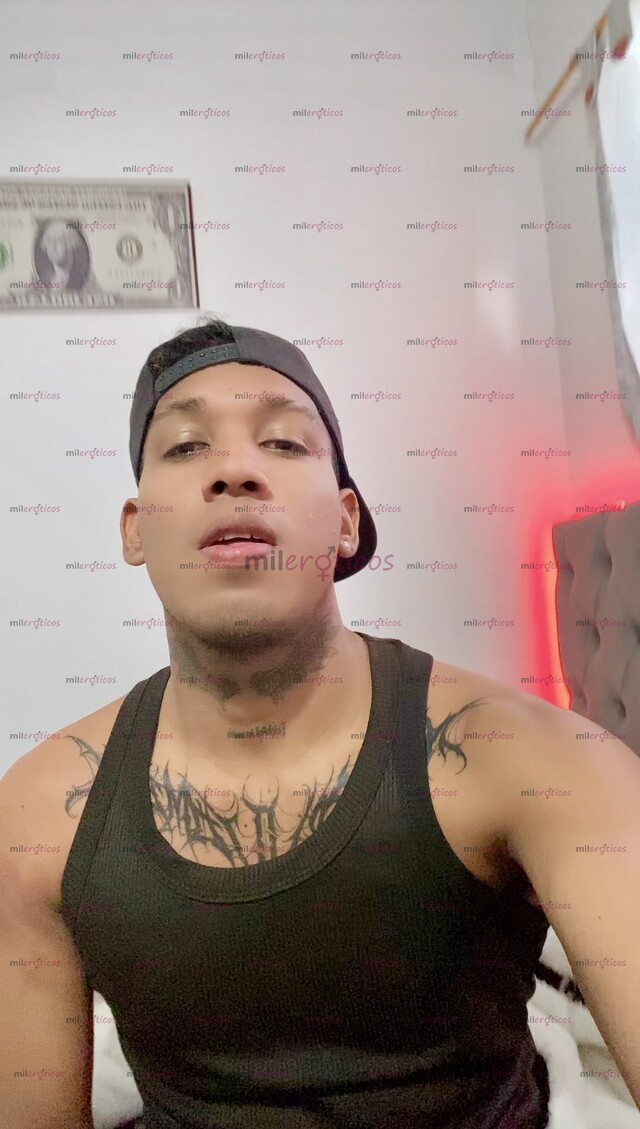 FOTOS DE BISEXUAL, MORENO,RECIÉN EXPERIMENTADO CON MANES, VERGA GRUESA.