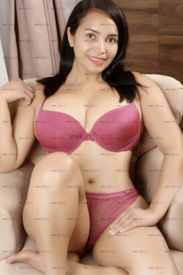 FOTOS DE HERMOSA PETITTE CON UN CUERPO INCREÍBLE PIEL BRONCEADA INDEPENDIENTE