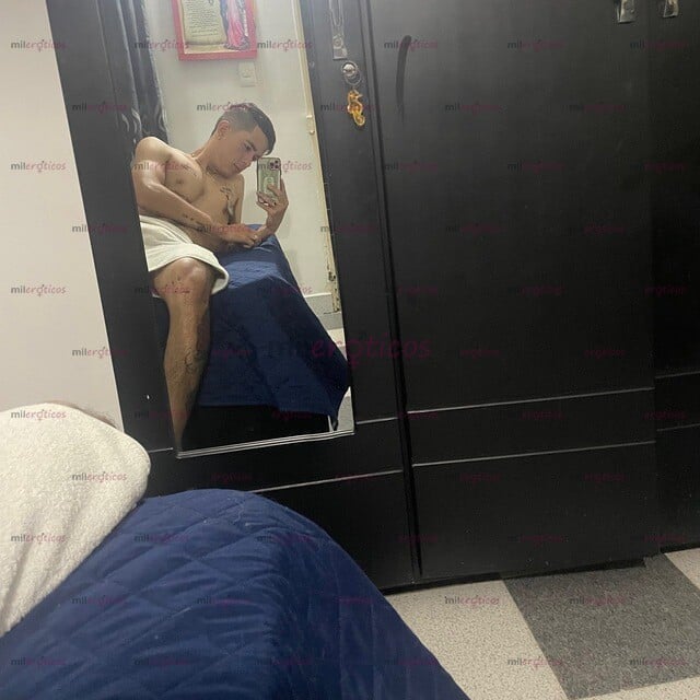 FOTOS DE NEA DE 22 AÑOS CALIENTE Y COMPLACIENTE DISPUESTO A DARTE BUENA VERGA