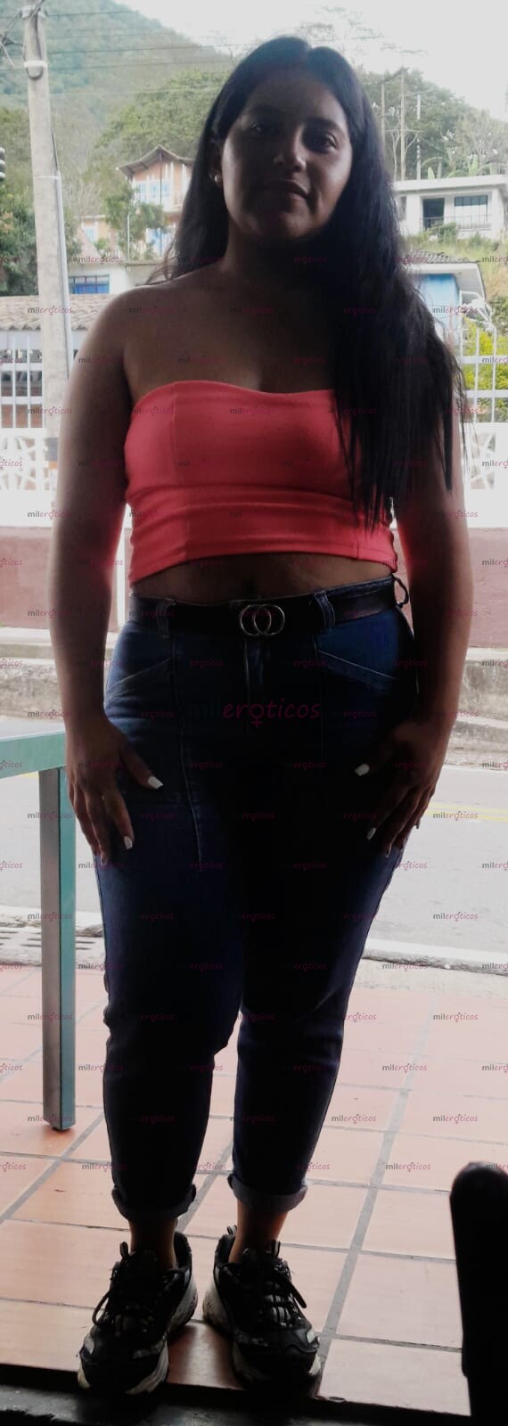 FOTOS DE GOLOSA SUPER LINDA CON CURVAS SUPER RICAS DELÉITATE HOY