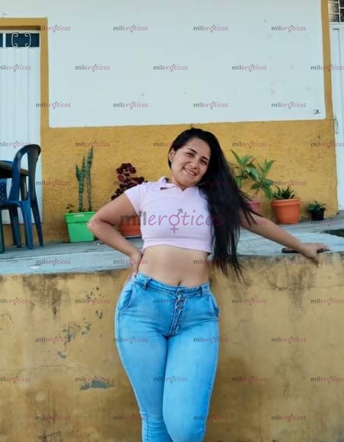 FOTOS DE GOLOSA SUPER LINDA CON CURVAS SUPER RICAS DELÉITATE HOY