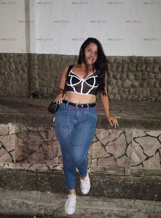 FOTOS DE GOLOSA SUPER LINDA CON CURVAS SUPER RICAS DELÉITATE HOY