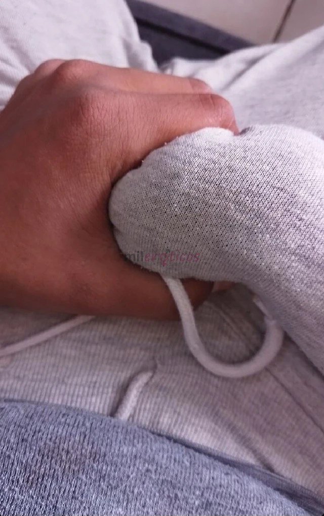 Gigolo venezolano con joven de 23 a u 00 f 1 os guapo buena onda ademas muy buenos centimetros de satisfaccion estoy aqui para complacerte sin limites...
