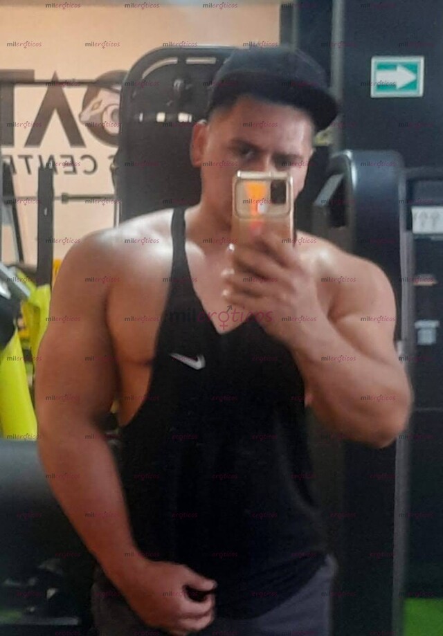 FOTOS DE MANMUSCULOSO VERGON CURVO DOMINANTE. MACHO FUERTE CASTIGADOR SEXUAL. EXMILITAR